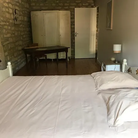 Gites de Jeand'Heurs Lisle-en-Rigault Chambre photo